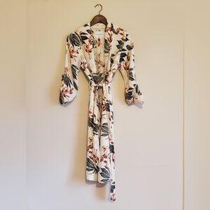 Aritzia Babaton Kahlo Jacket Robe LONG In Floral Pattern